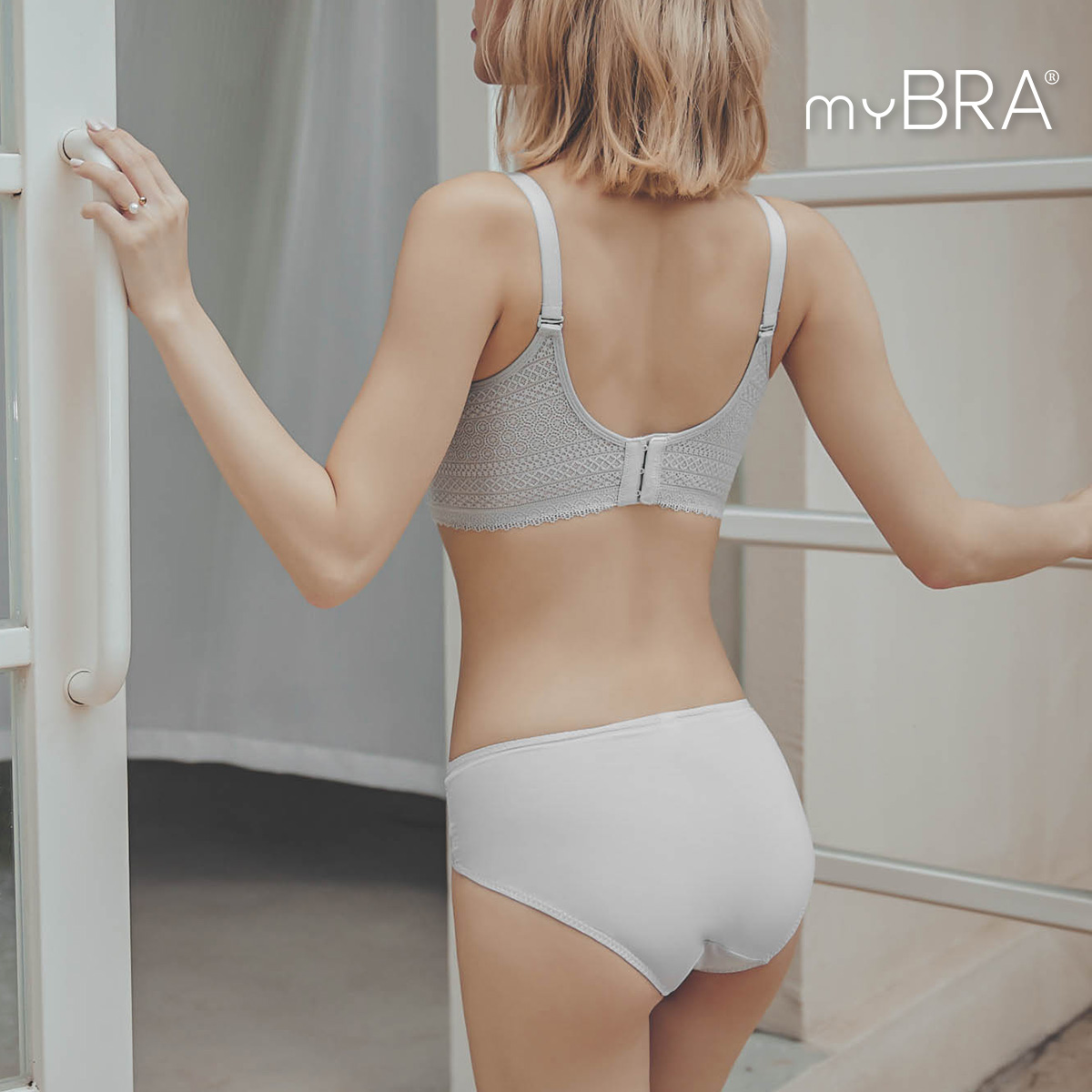 QQ美波-優雅款 | 牛奶絲低腰包臀三角褲,機能包臀內褲推薦,蕾絲內褲推薦,大尺碼內褲推薦,女褲,美臀